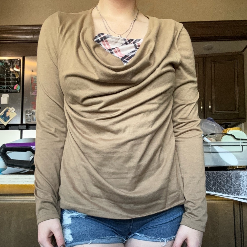 size Medium. I’m unsure if the brand